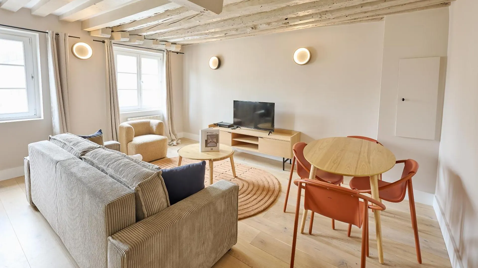 42.Typical Parisian Flat#4Pers#Le Marais#Beaubourg Apartment  Paris